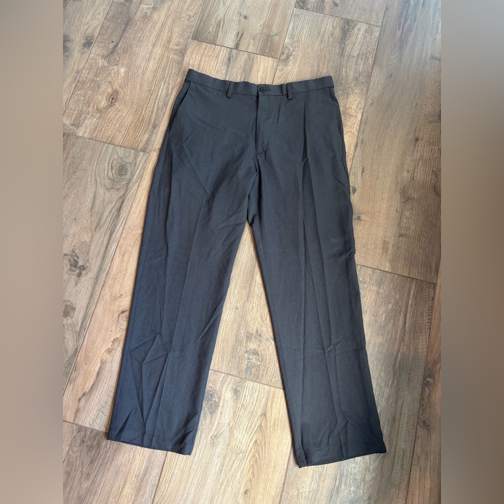 Haggar Premium Soft Chino Pants Mens 36x32 grey Straight Fit Stretch Fabric